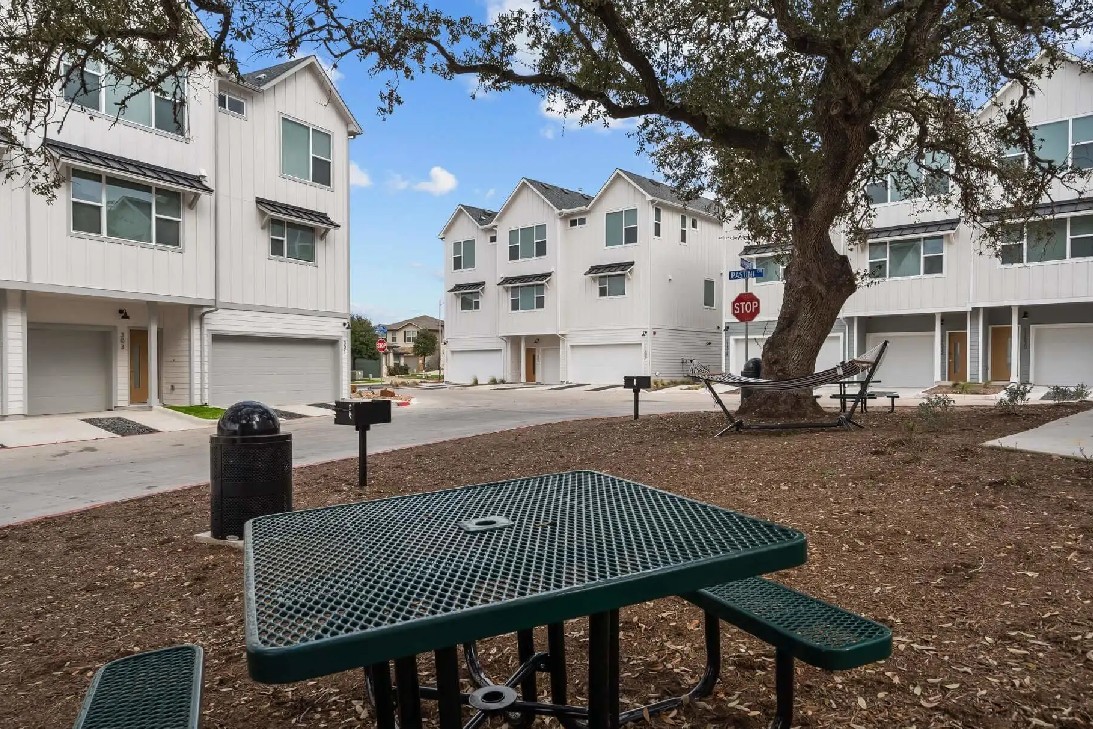 Villae ATX Image 1