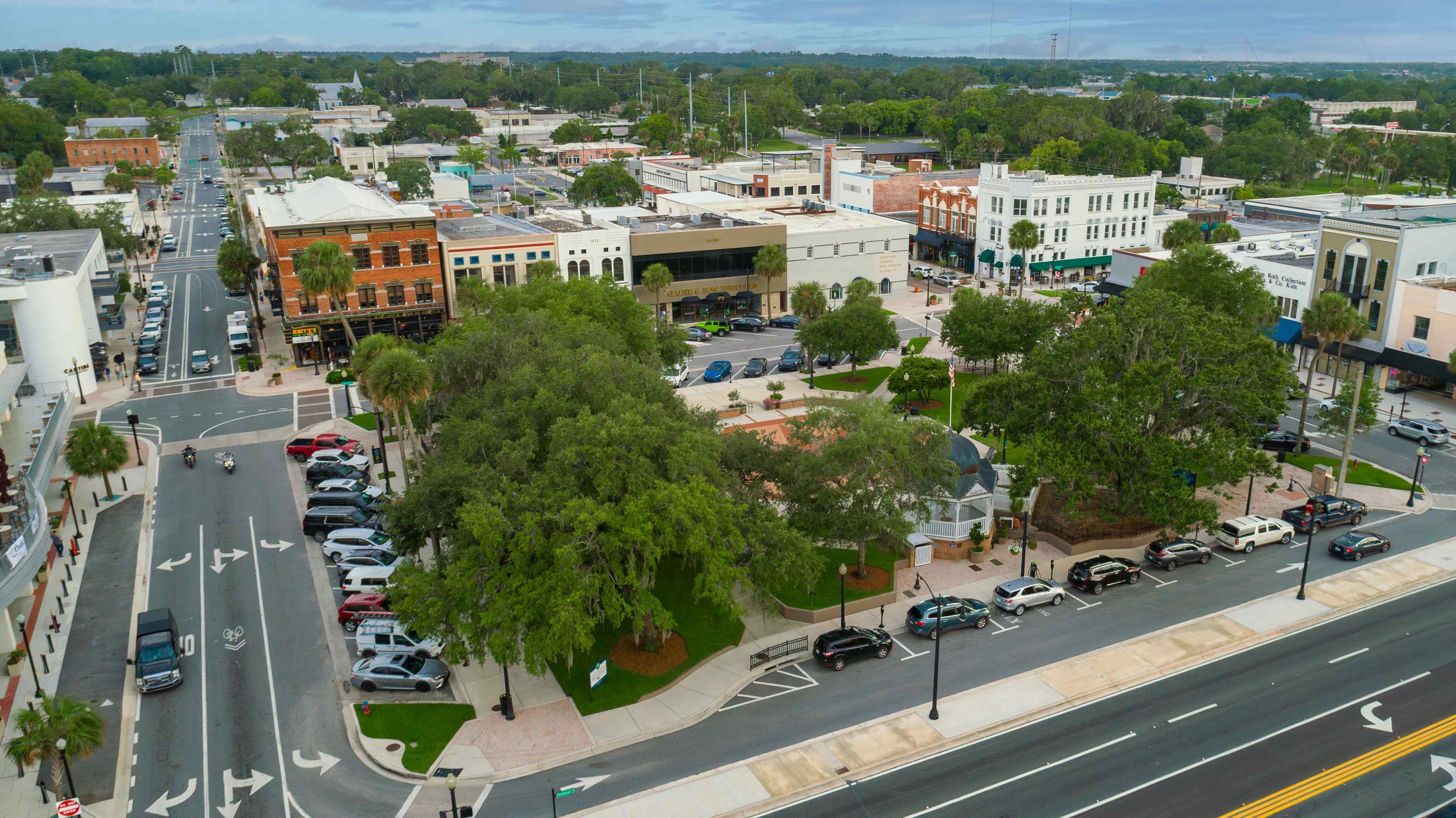Carrington Lane is a stone's throw away from downtown Ocala, where dining and shopping adventures await.