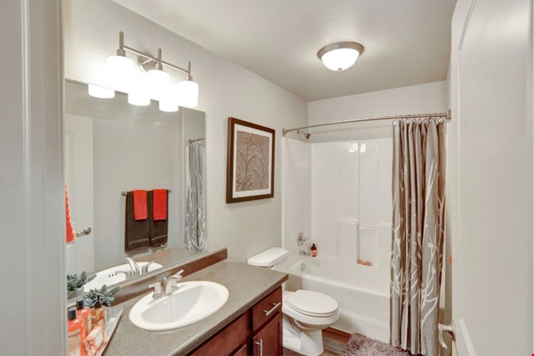 Meadowbrook Station Apartments Image 19