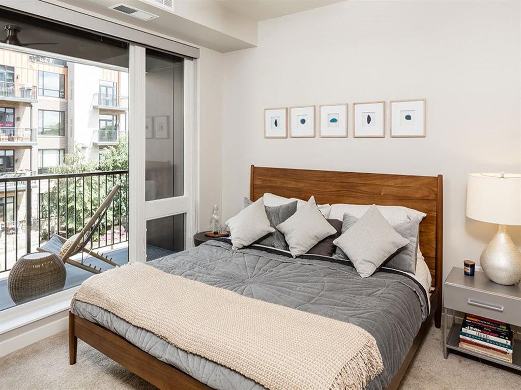 Foundry Lake Street Image 8