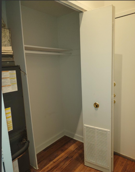 Marlboro Classic Apt & Redwood Square Image 21