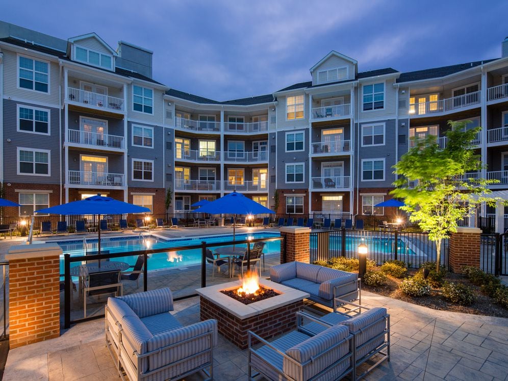 Swimming Pool with Sundeck