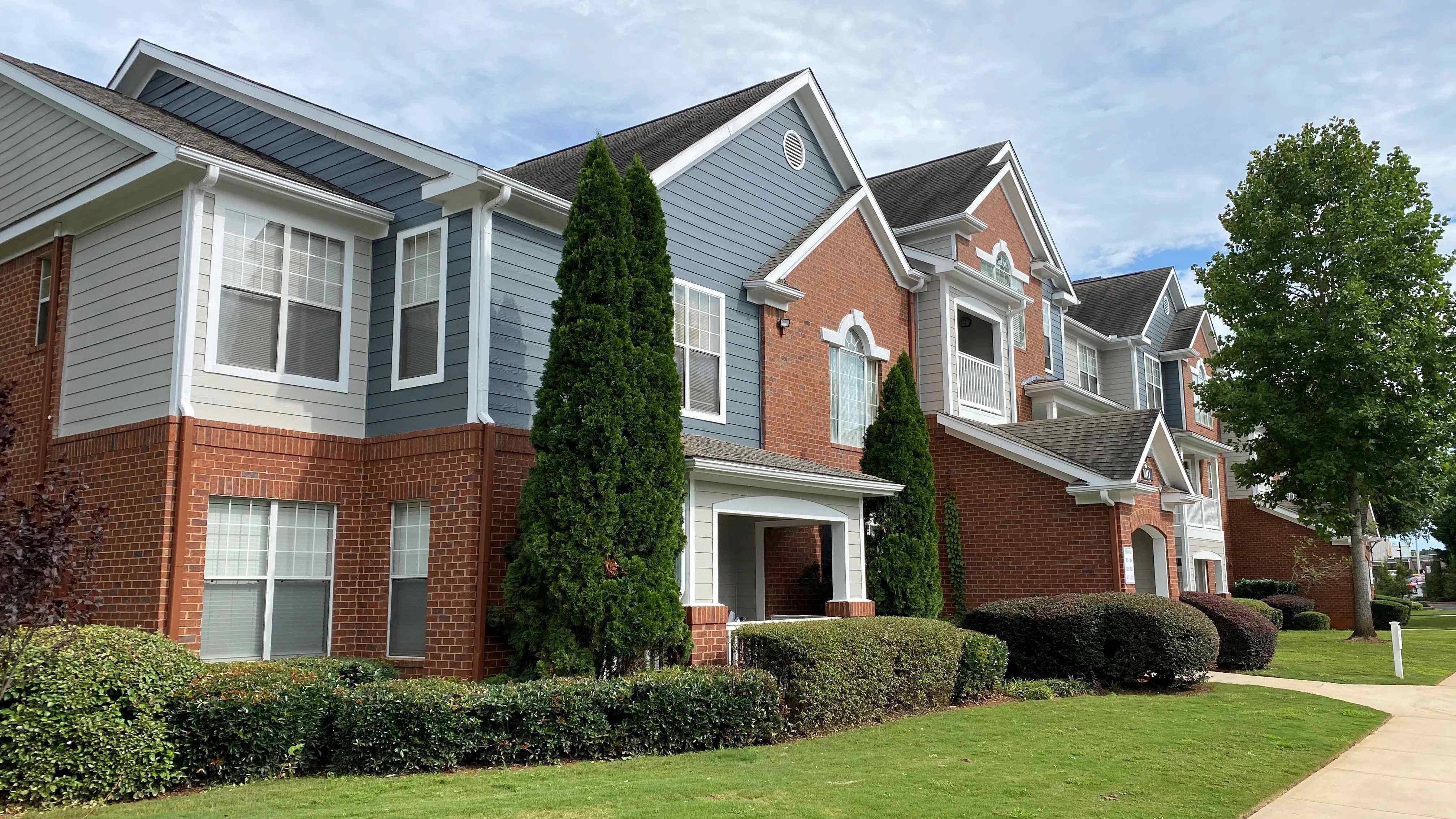 Discover unparalleled charm and serenity in our stunning apartment community.