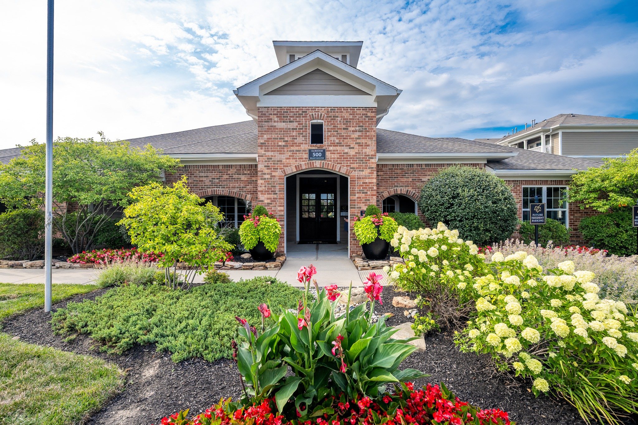 Maple Knoll Apartments Image 2