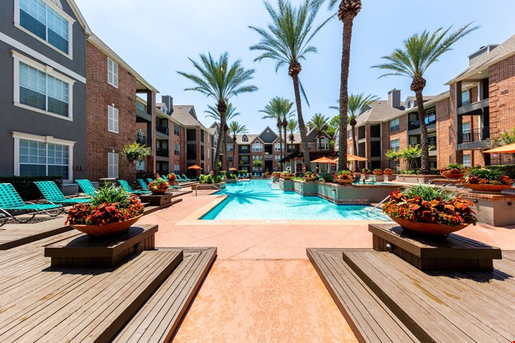 Marquis on Pin Oak Park Image 5