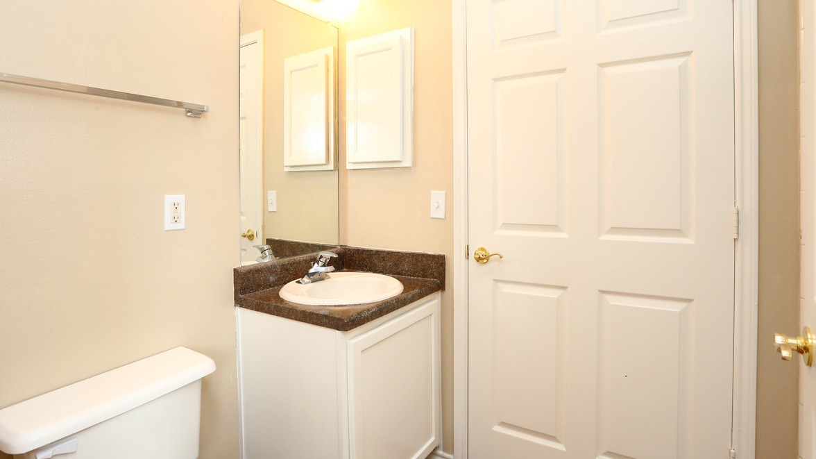 Apartments at Meadow Parc Dallas