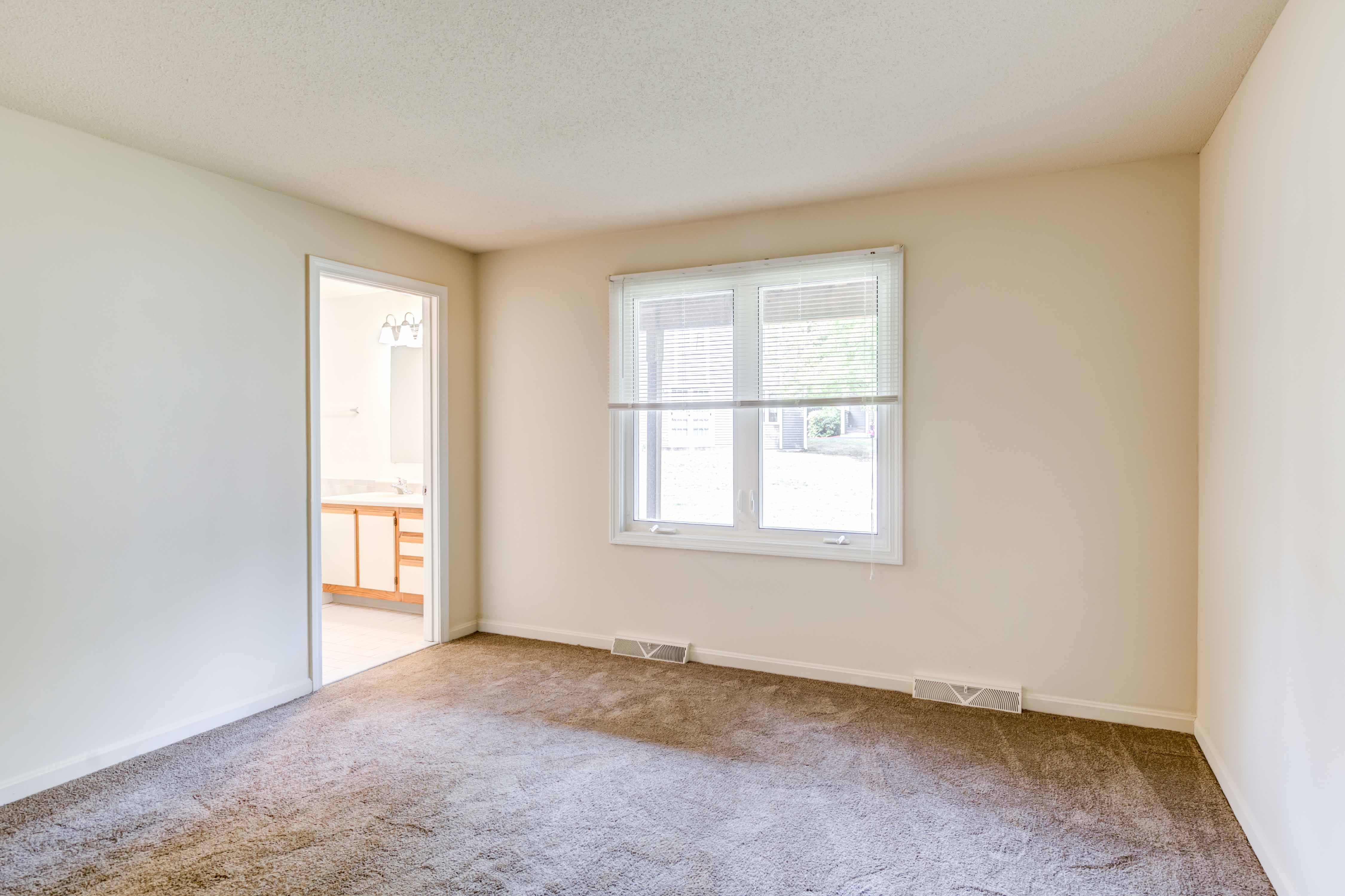 Winchester Park and Woods Image 25