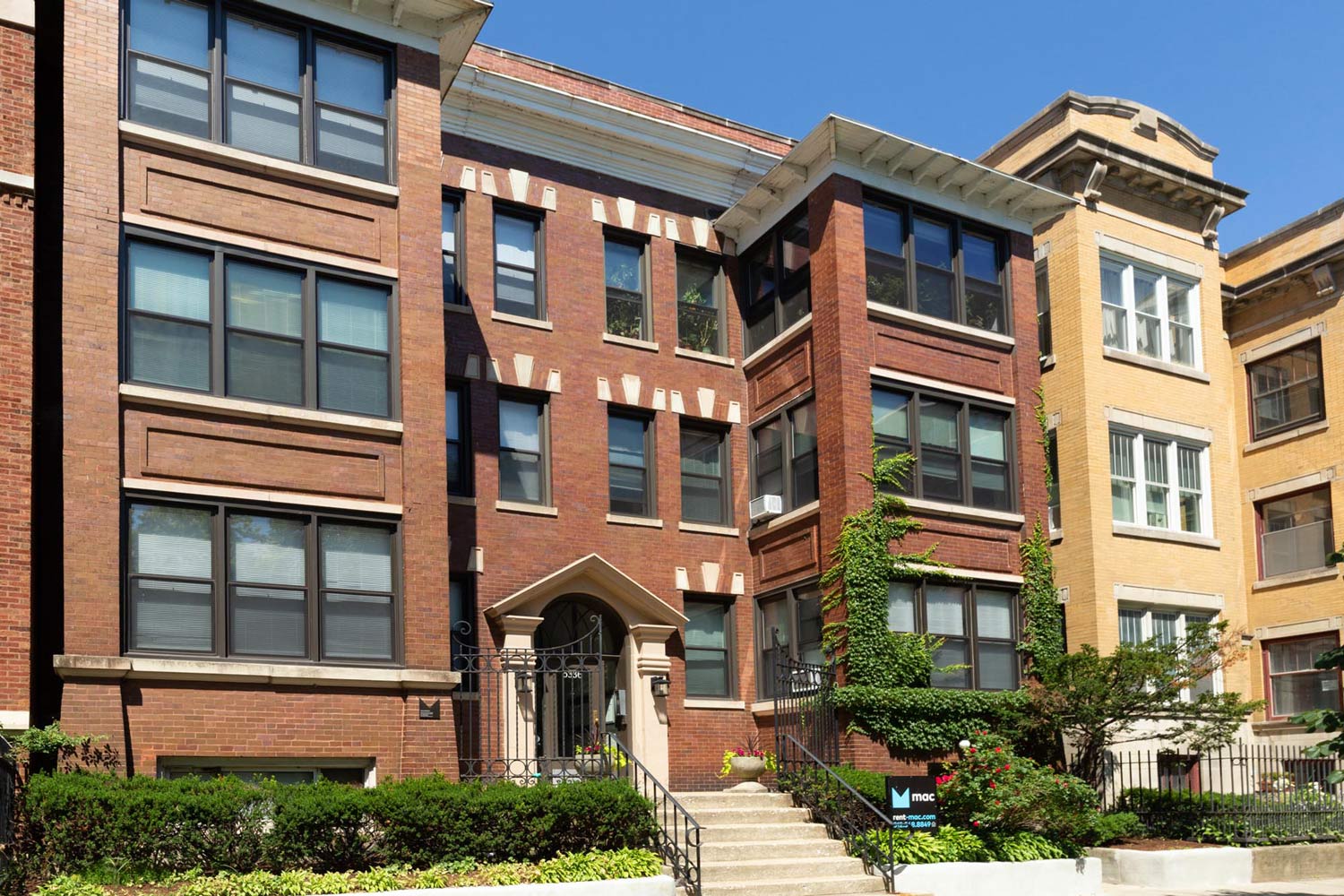 5336-5338 S Hyde Park Boulevard Image 3