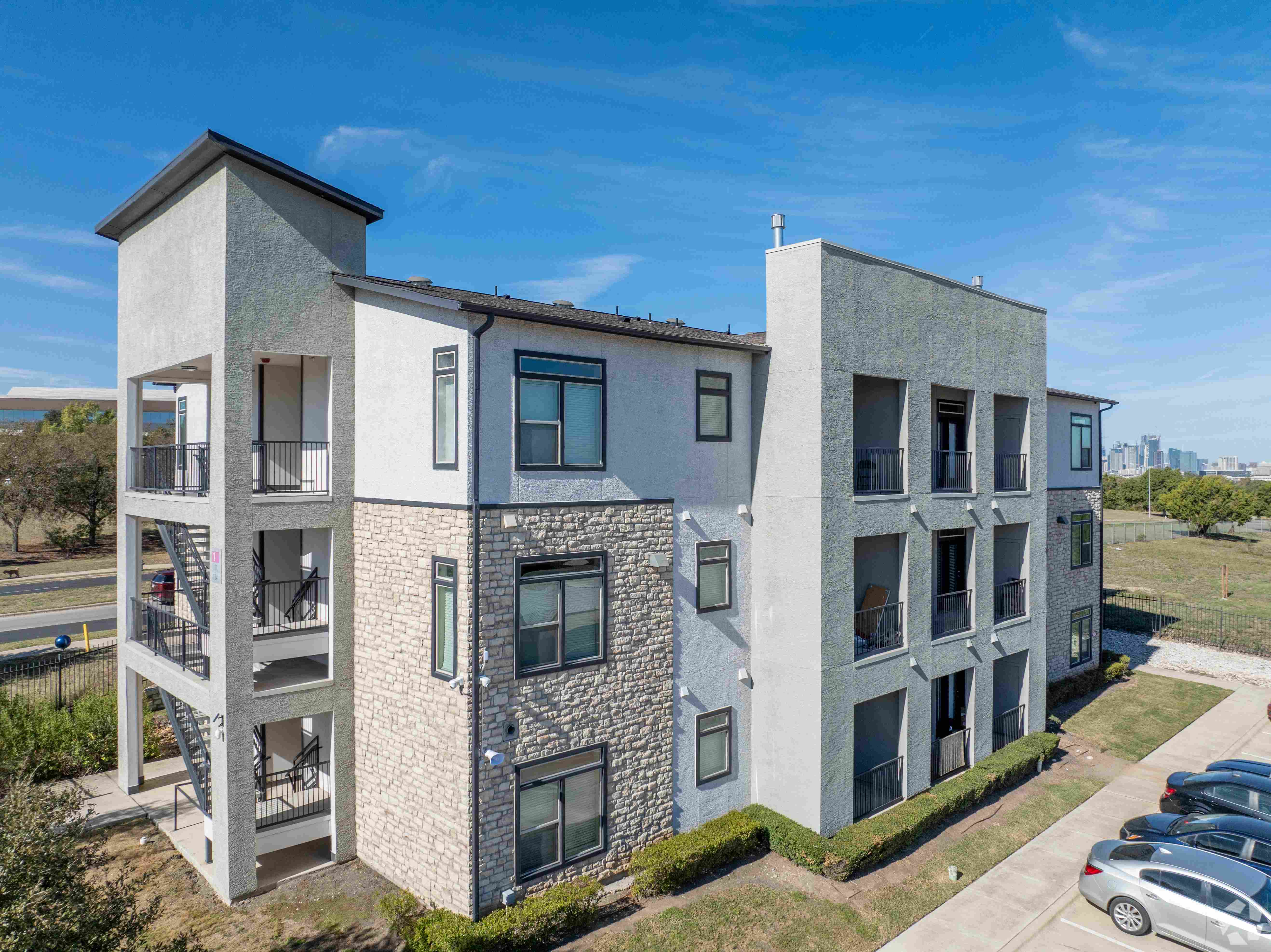Radius on Grove Image 9