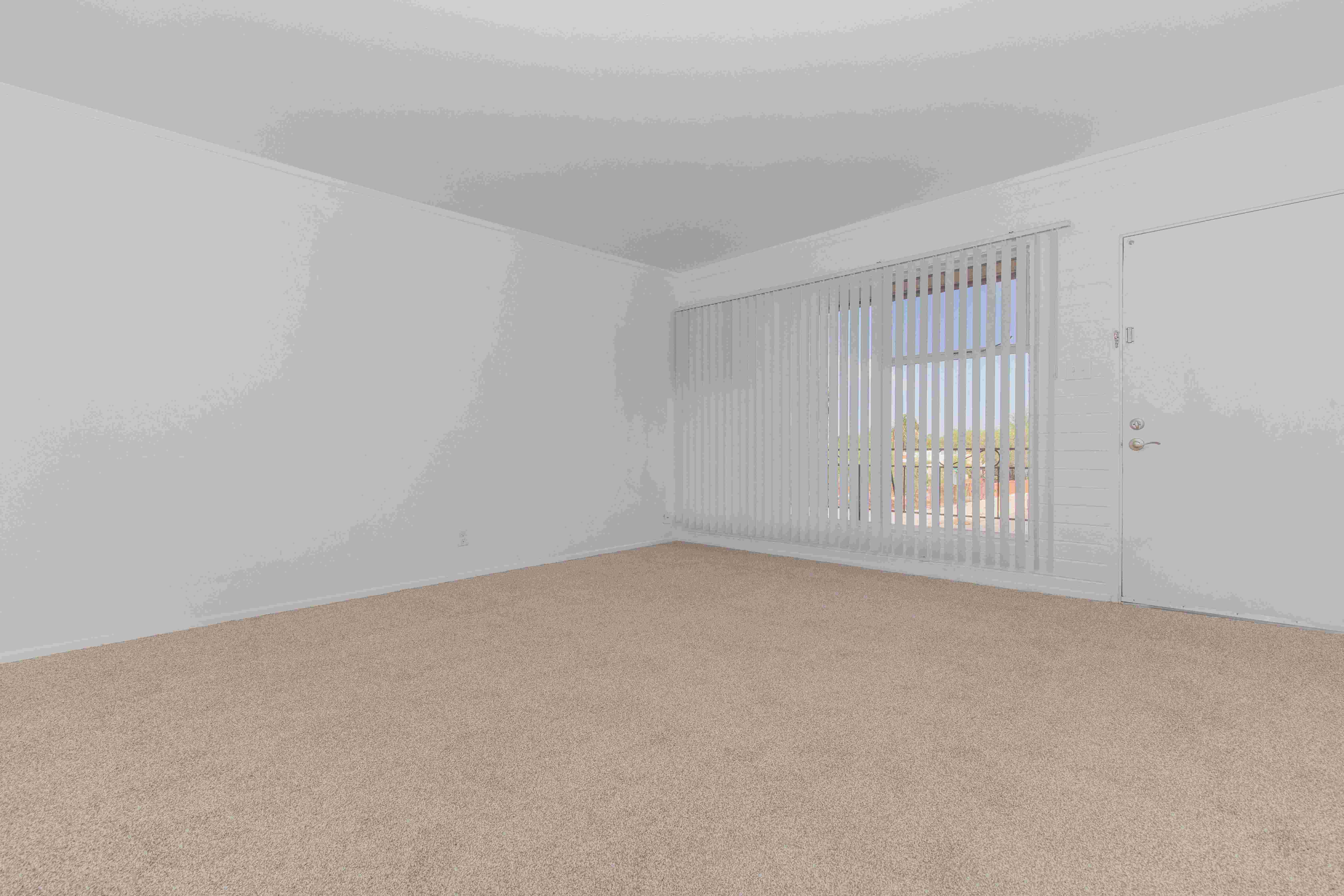 Country Club Apartments Image 12