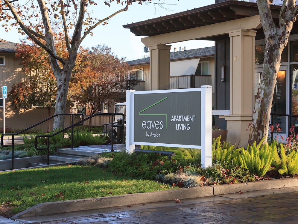 Exterior Leasing Center