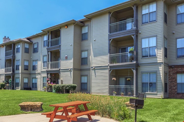 Crescent Apartments Image 49