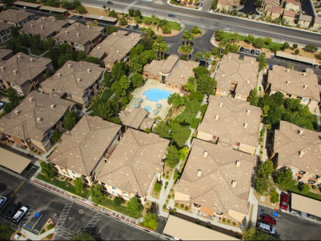 The Clubs at Rhodes Ranch Apartment Homes Image 4