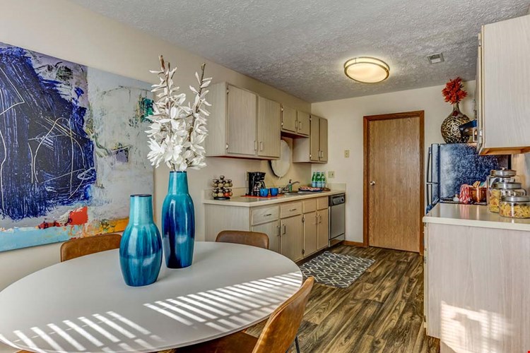 Heathermoor and Bedford Commons Apartments Image 11