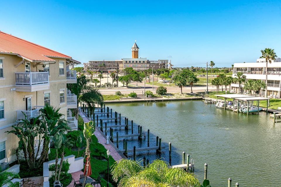 Apartments at Compass Bay Apartments Corpus Christi