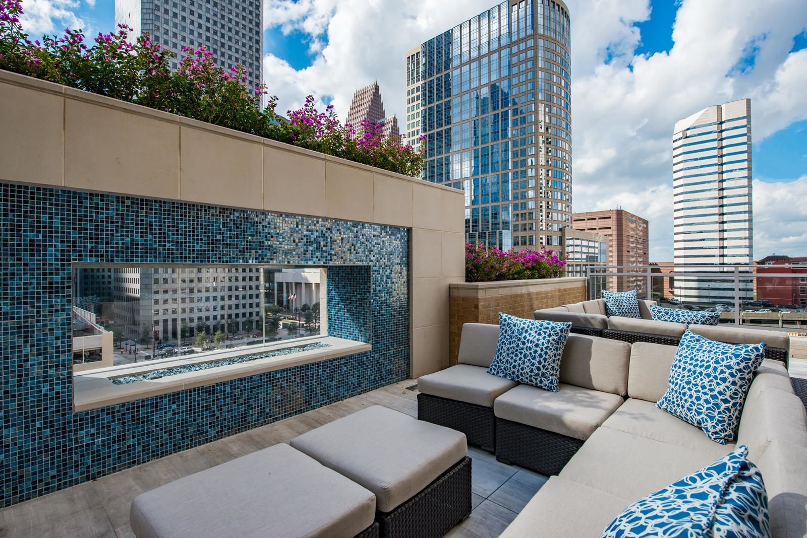 Aris Market Square Image 17