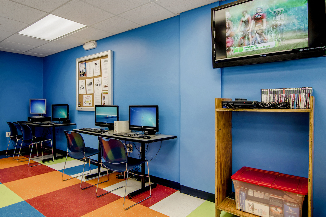 Oxon Hill Village Image 19