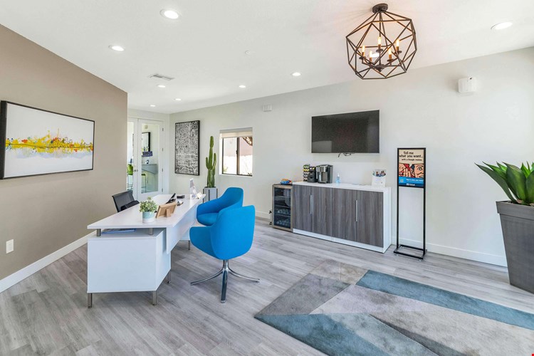 Townhomes at Biltmore Image 3