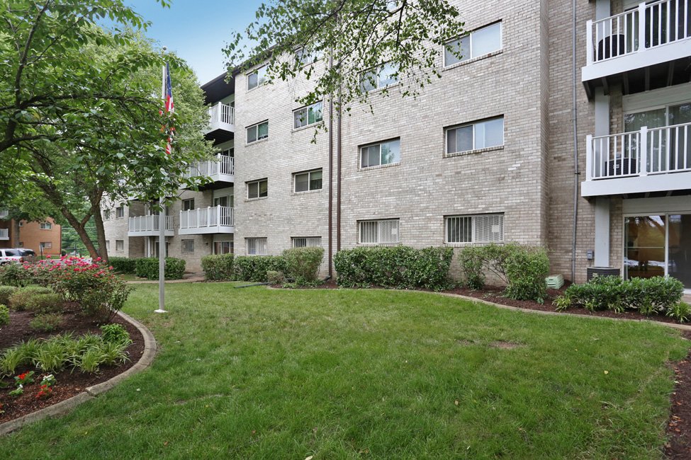 Fox Hills North Image 2