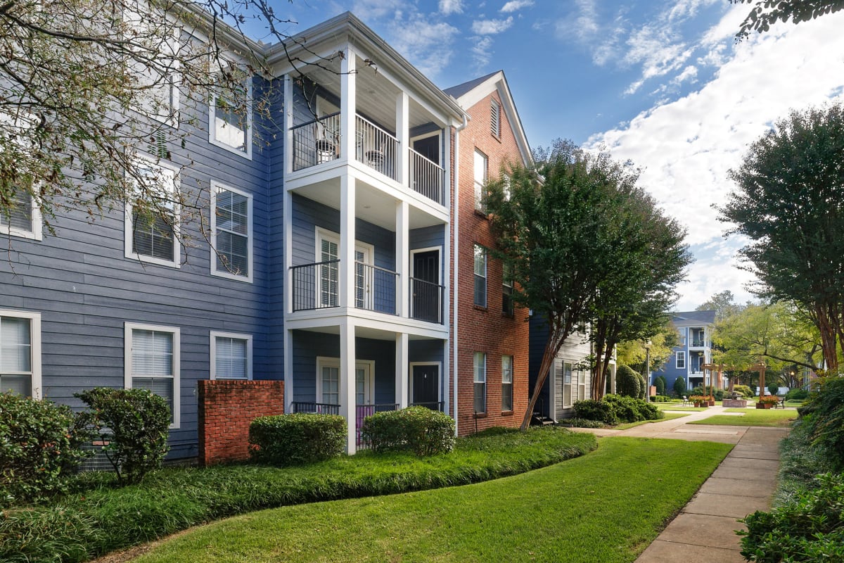 Island Park and Harbor Town Square Image 6
