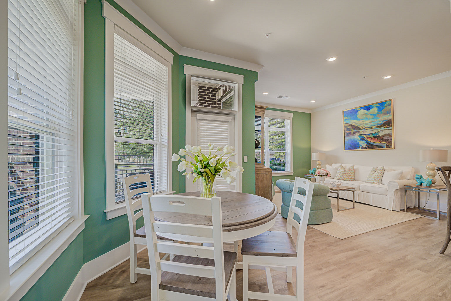 Holly Crest Image 24