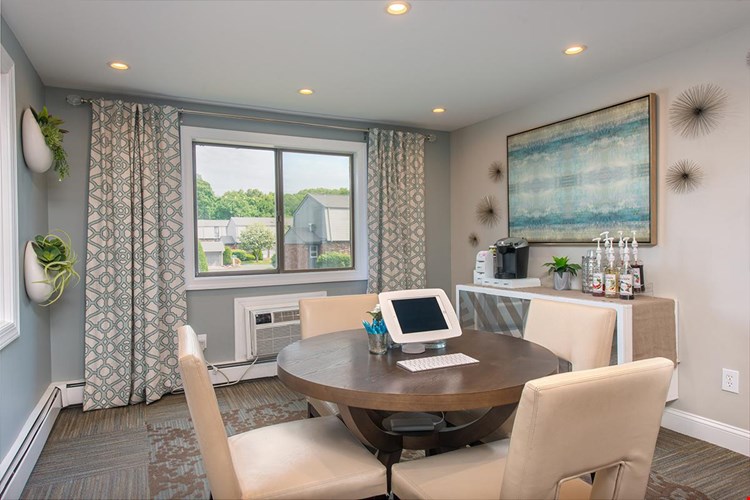 Fill out your easy online application at our kiosk.