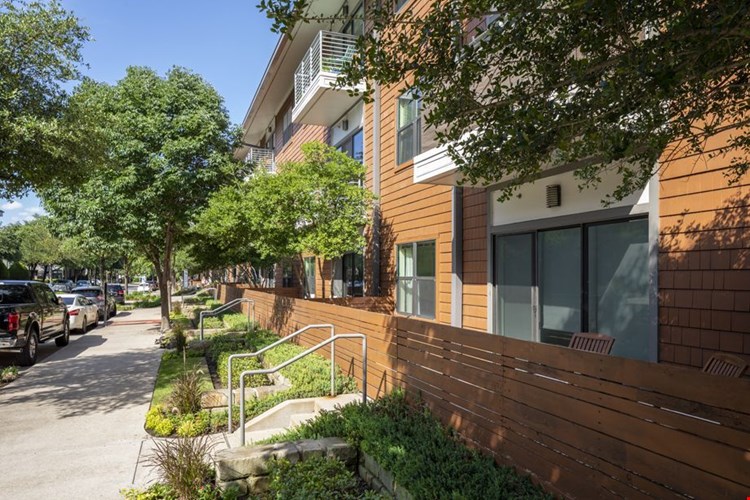 Camden Henderson Image 18