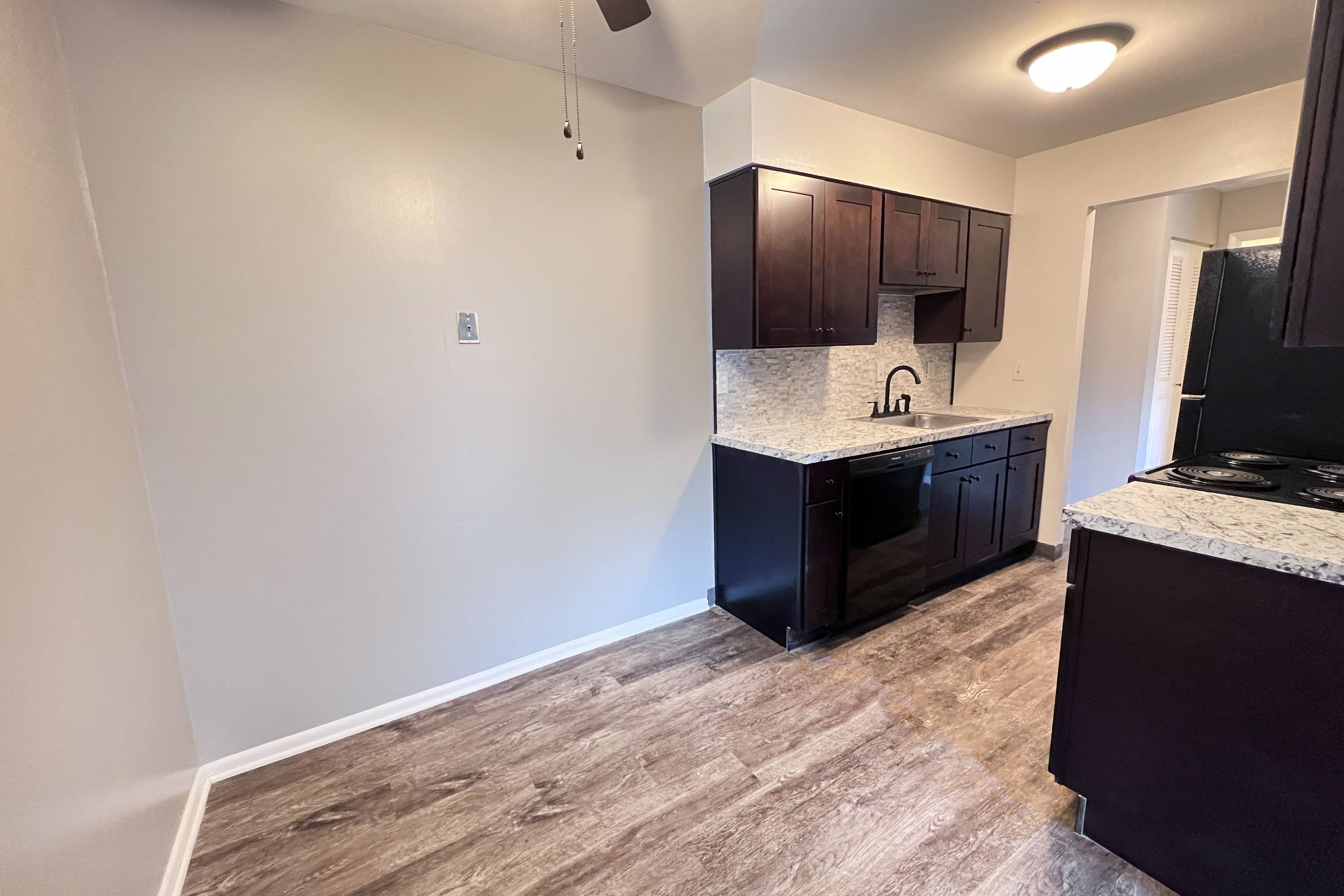 Crown Pointe Apartments Image 40