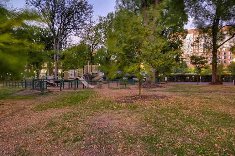 Park Plaza Image 31