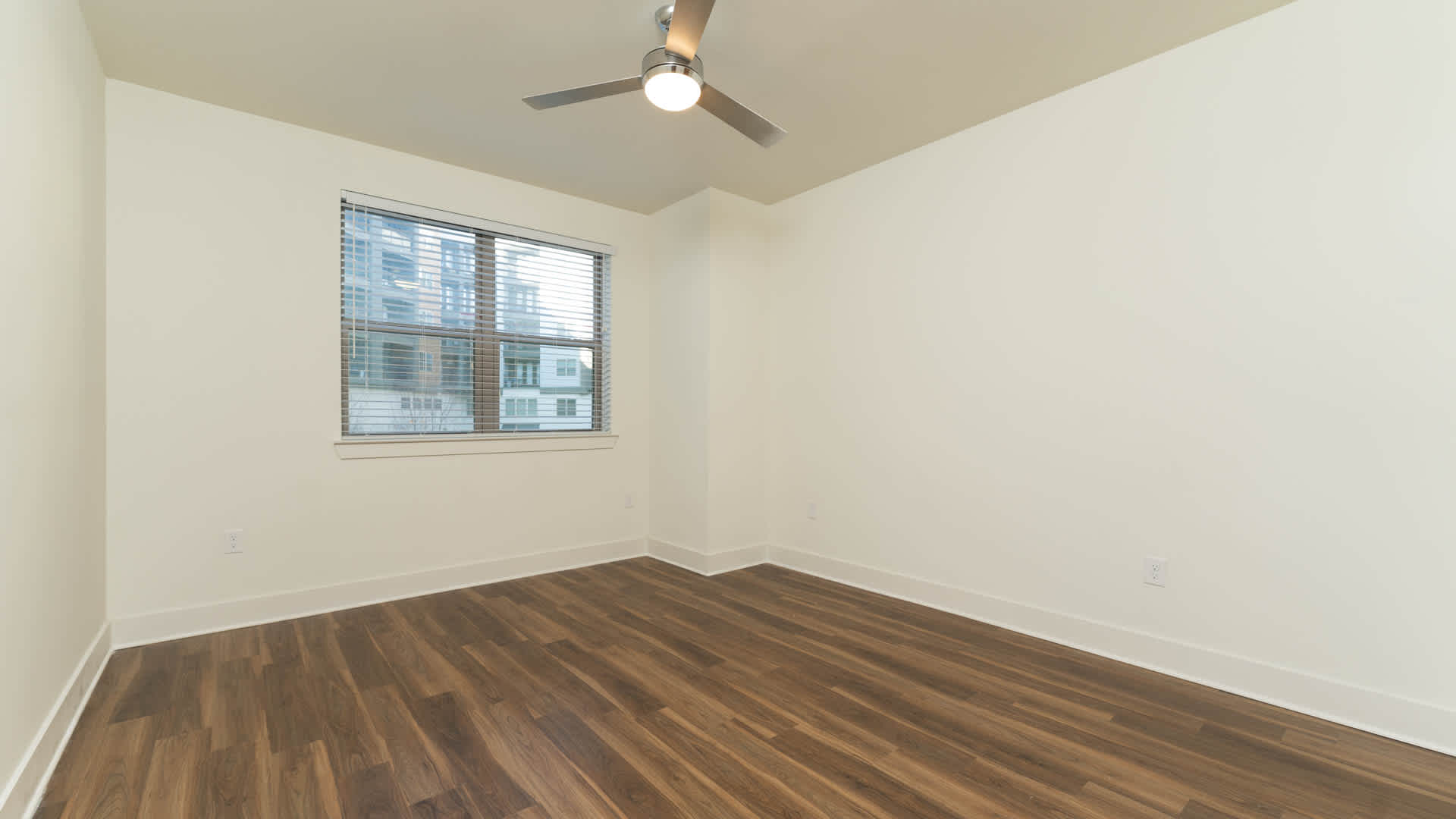 Olivian at the Realm Image 4