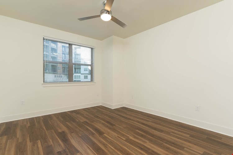 Olivian at the Realm Image 4