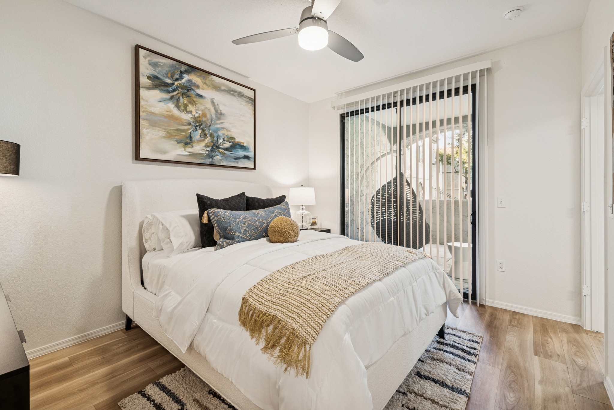Dobson 2222 Image 9