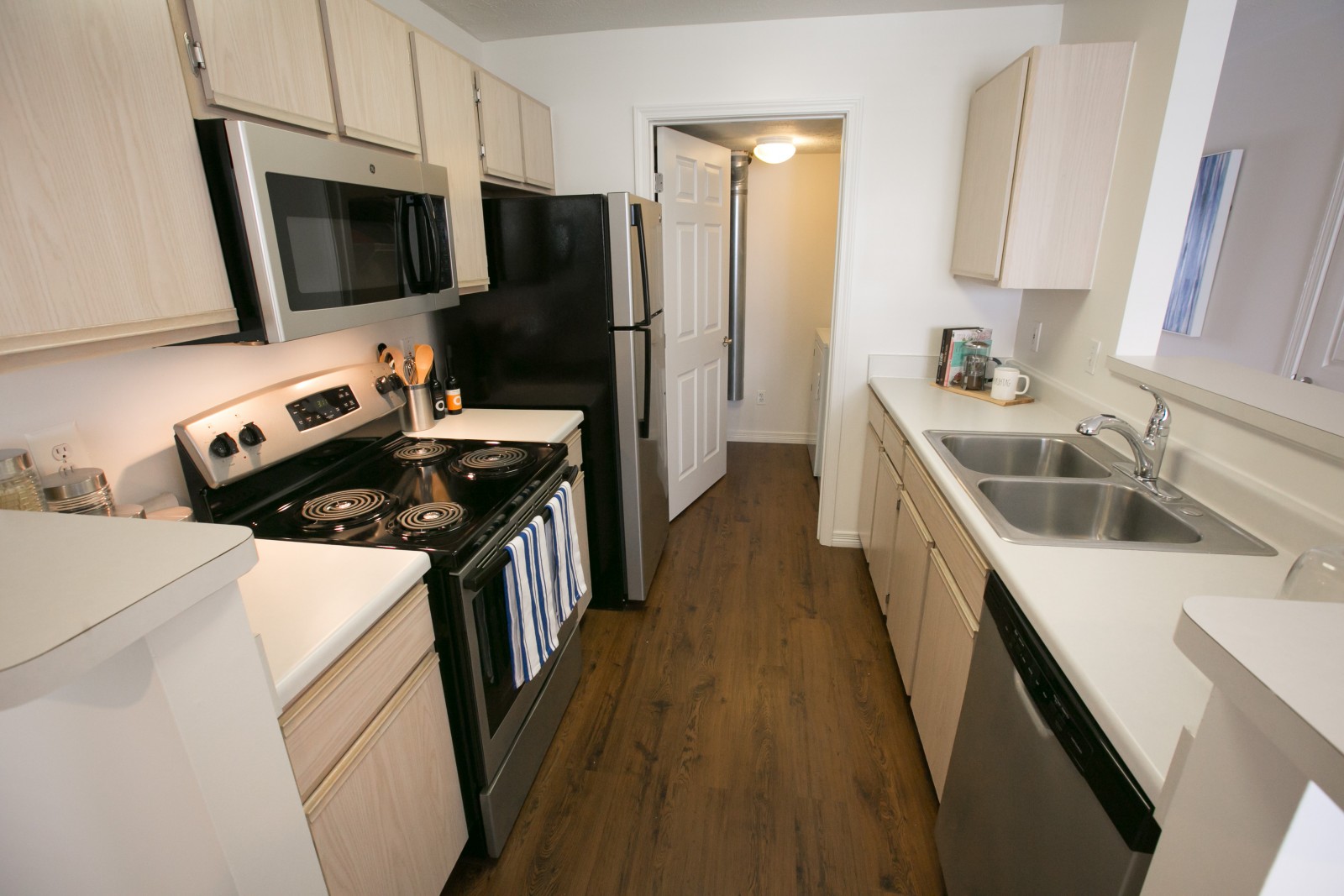 Silver appliances at The Residence at Barrington in Aurora, OH