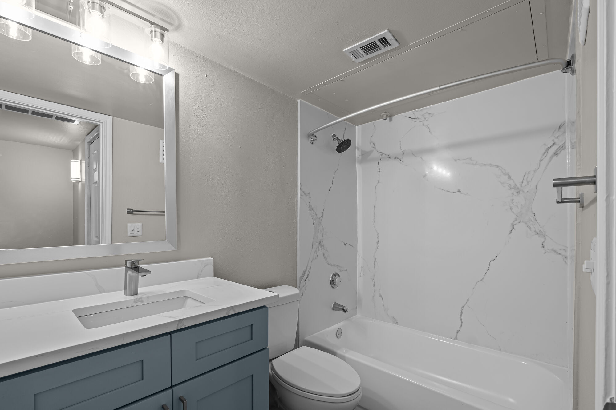 Larkin Apartment Homes Image 21