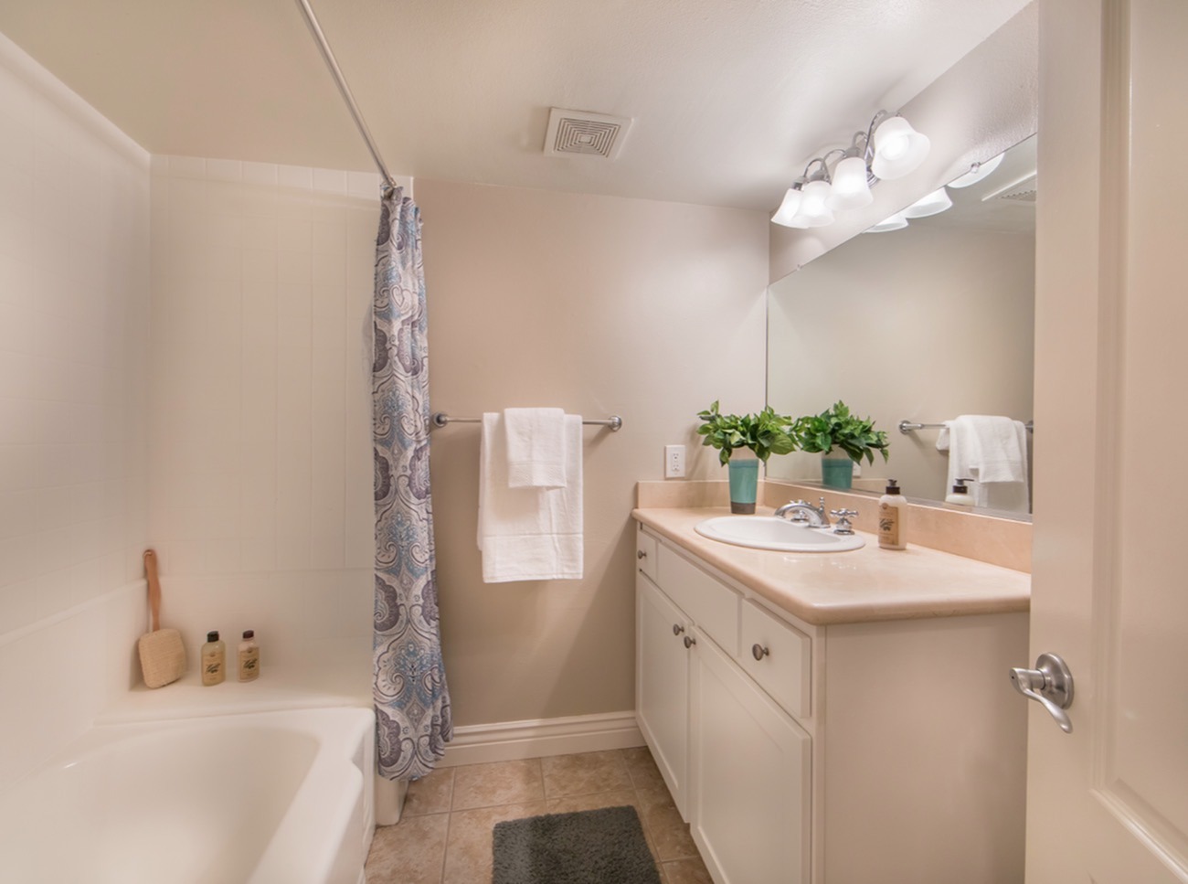 Bay Tree Image 20