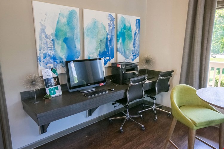 Sterling Park Apartments Image 7