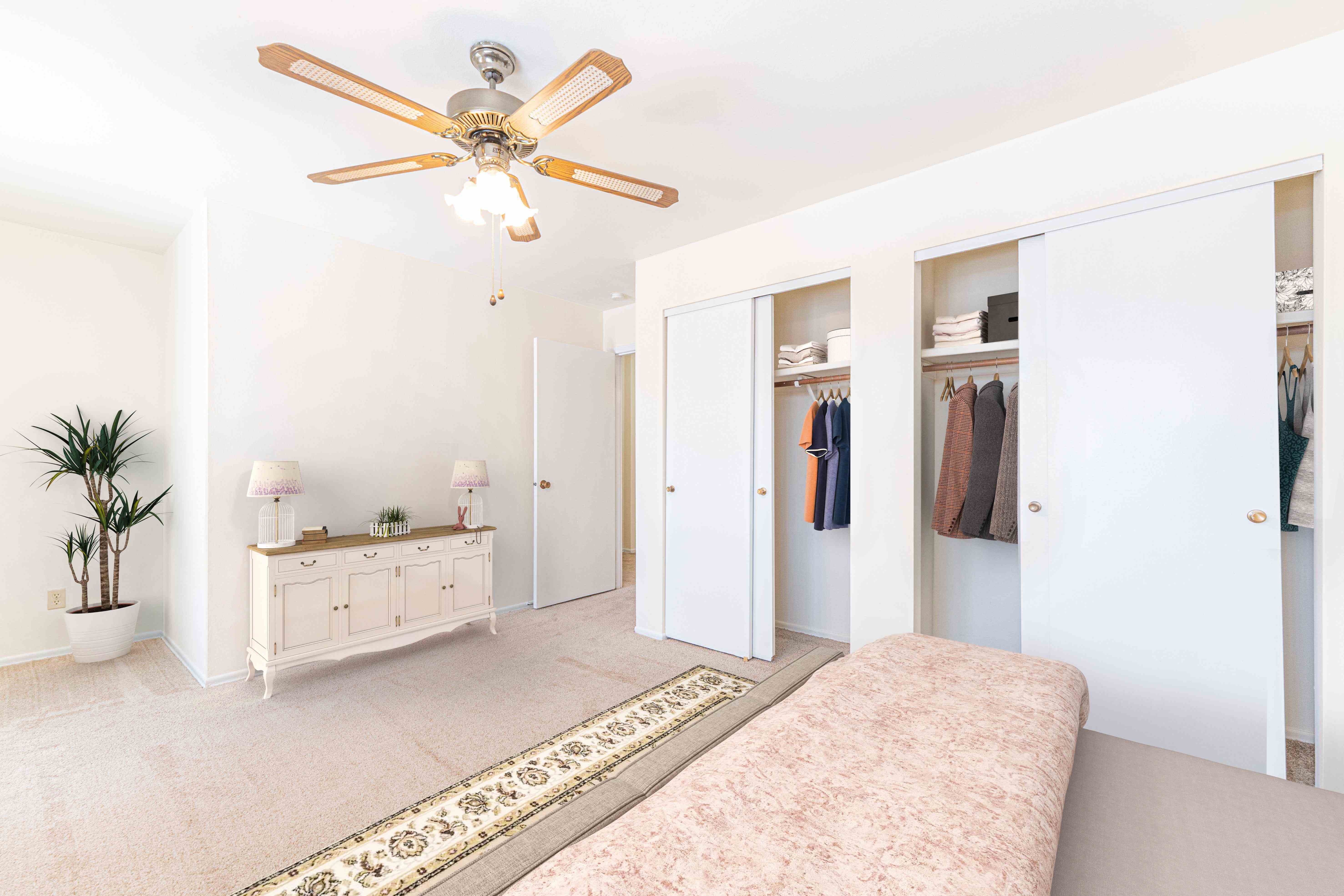 The Oaks on Bonhomme Image 5