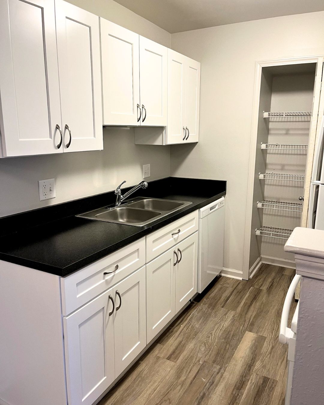 Three Oaks Apartments Image 37