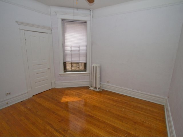 5401-5403 S Woodlawn Avenue Image 6