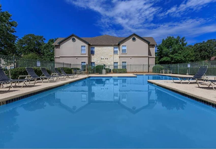Brentwood Oaks Image 3