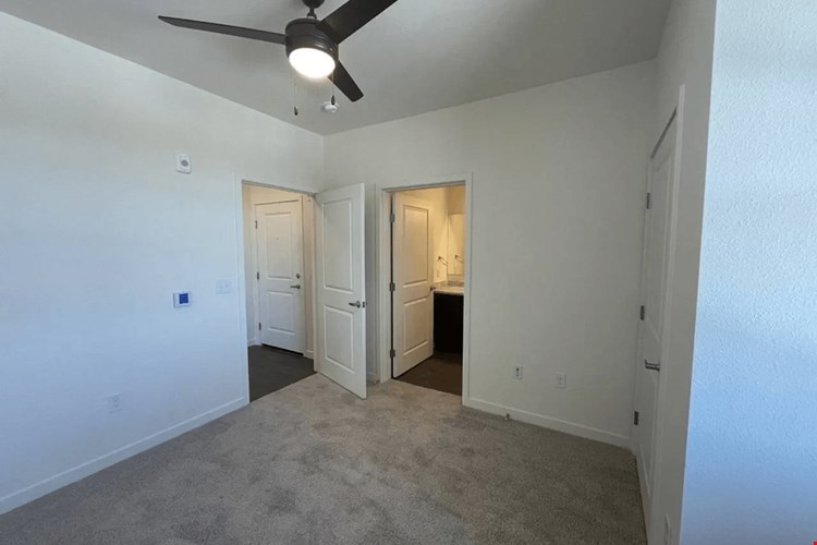 Range View Apartments  Image 24