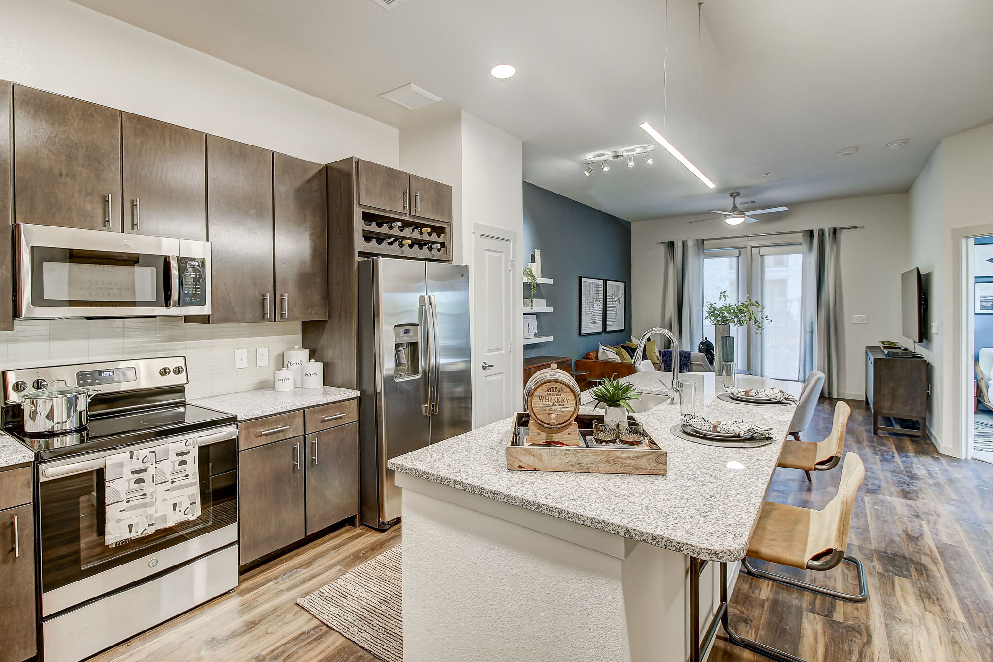 Oxly at The Merc Image 1