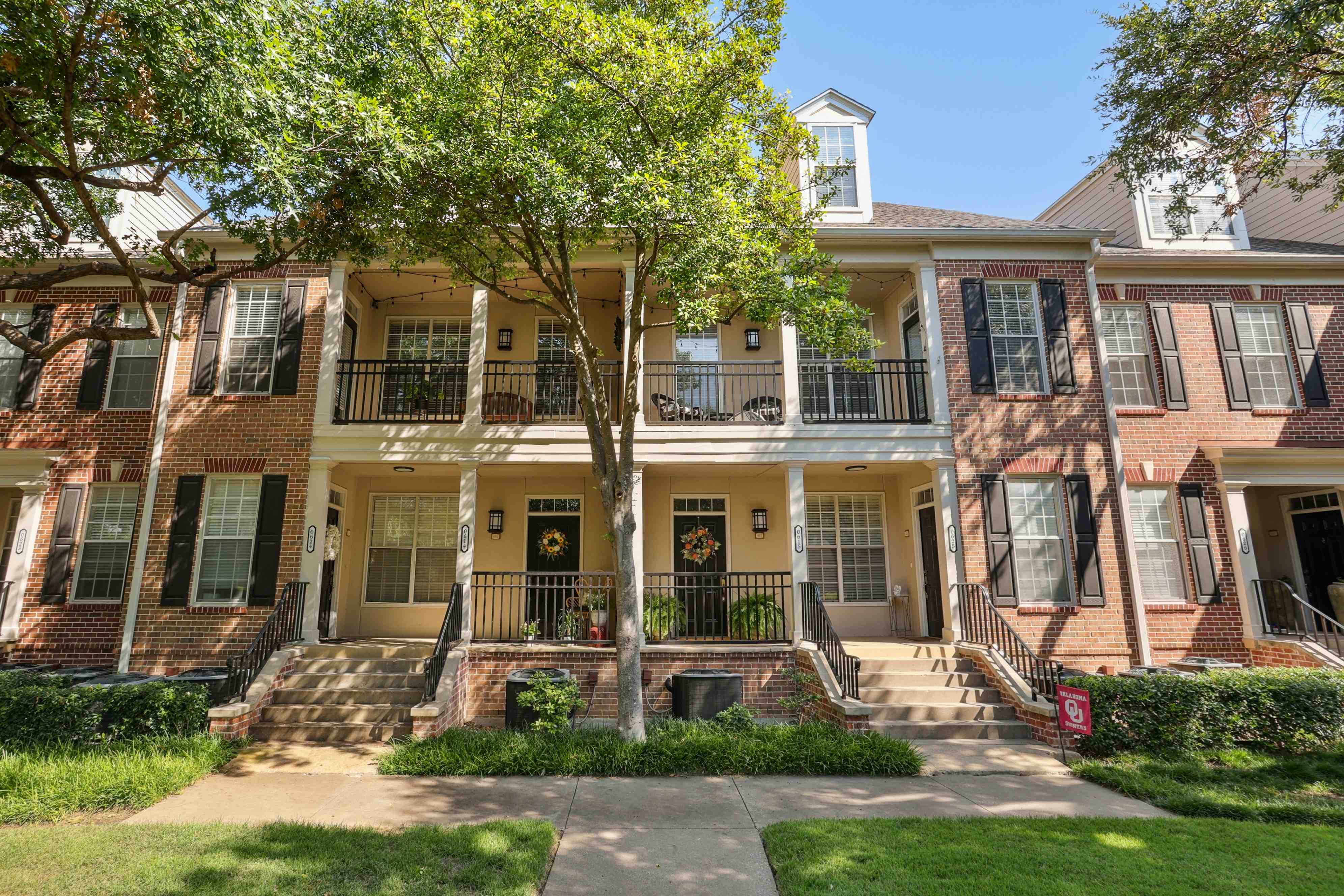 The Caruth Premier Townhome Apartments Image 40