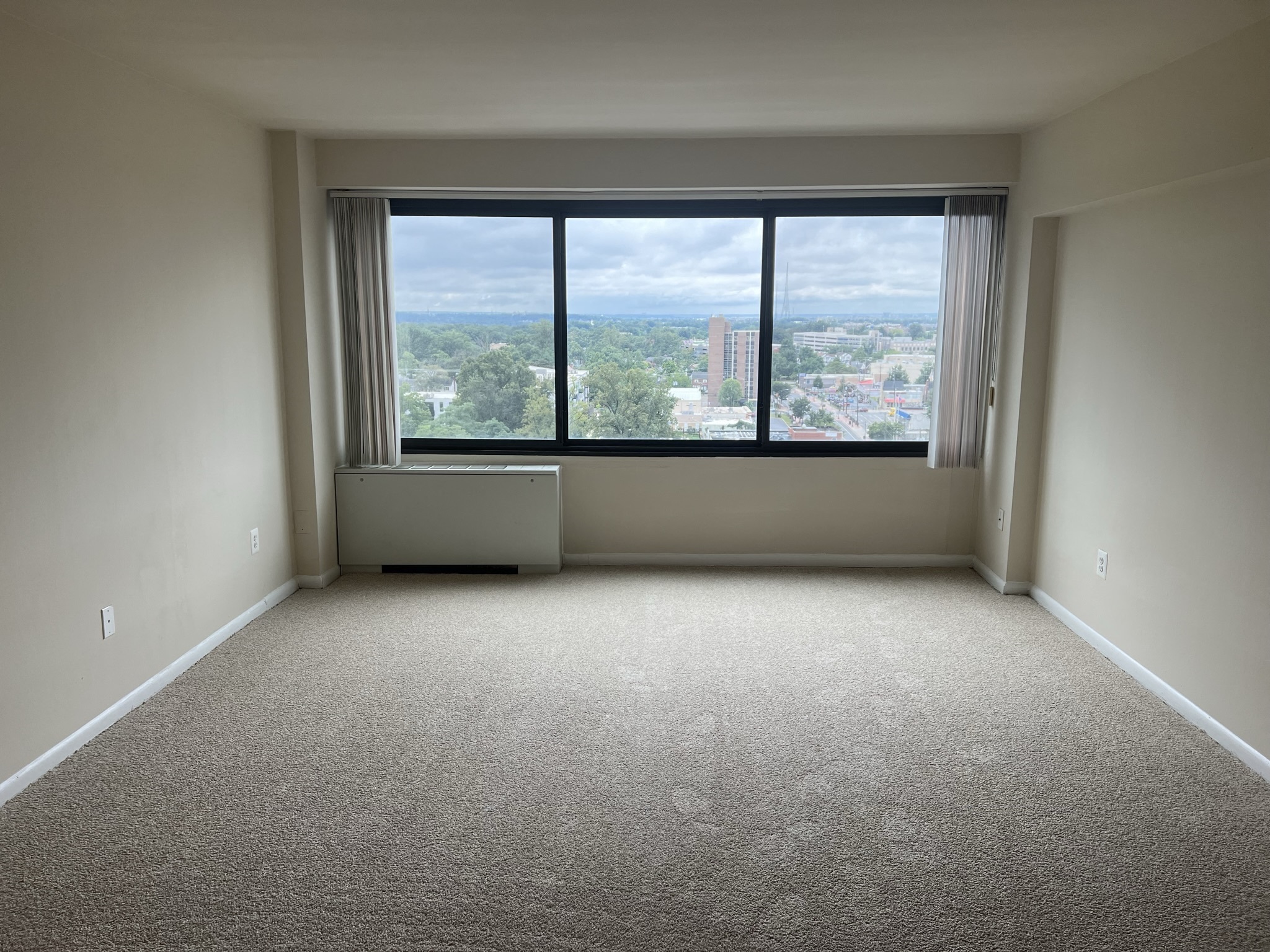 Silver Spring Towers Image 84