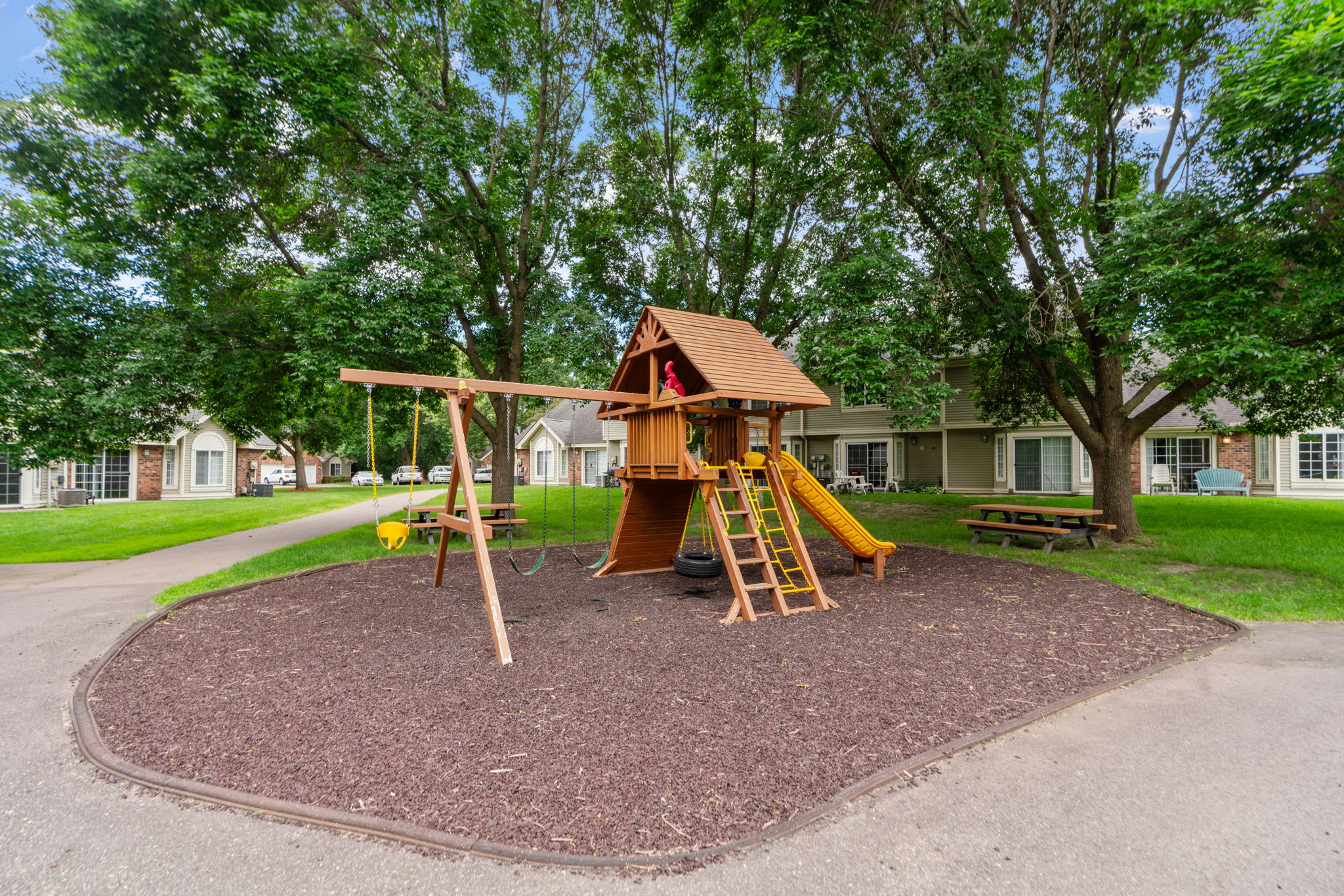 Birch Lake Townhomes Image 34