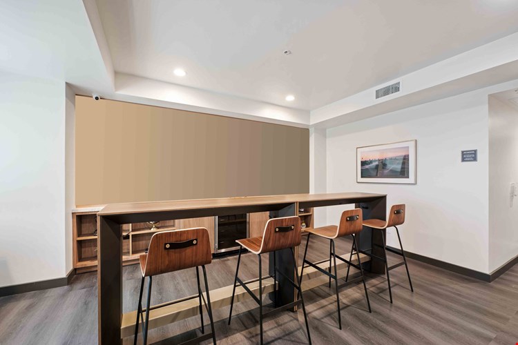 IMT Gallery 421 Image 23