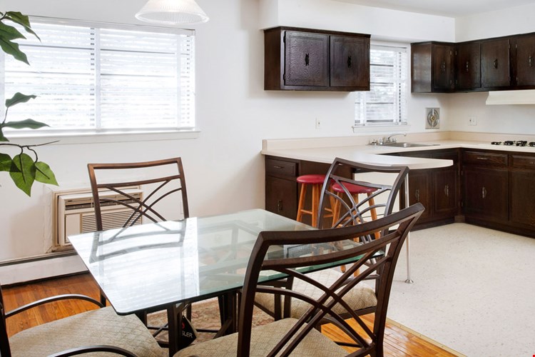 Cedar Arms Apartments Image 2