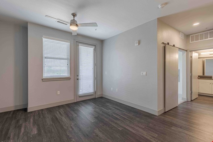 Encore Evans Station Apartments Image 24