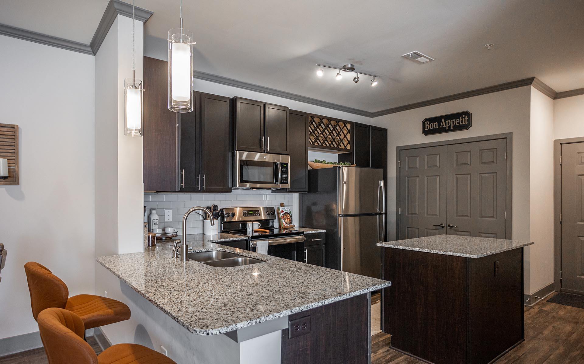 Vintage at Emory Road Apartments Image 2