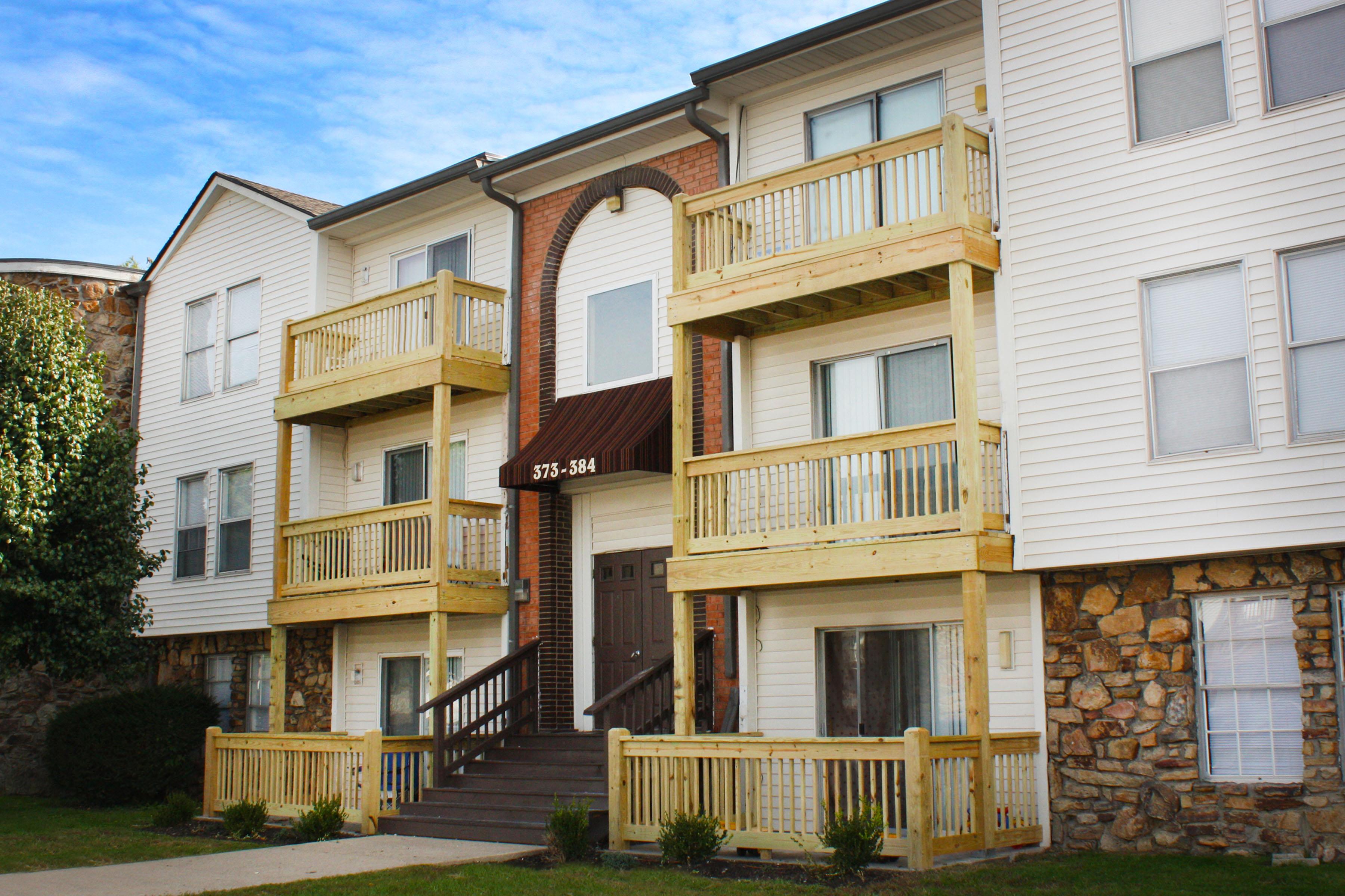 Knobs Pointe Apartments Image 2